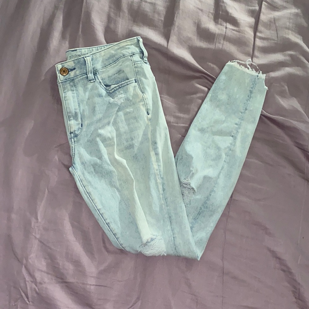 AE light wash ripped hi-rise jeggings